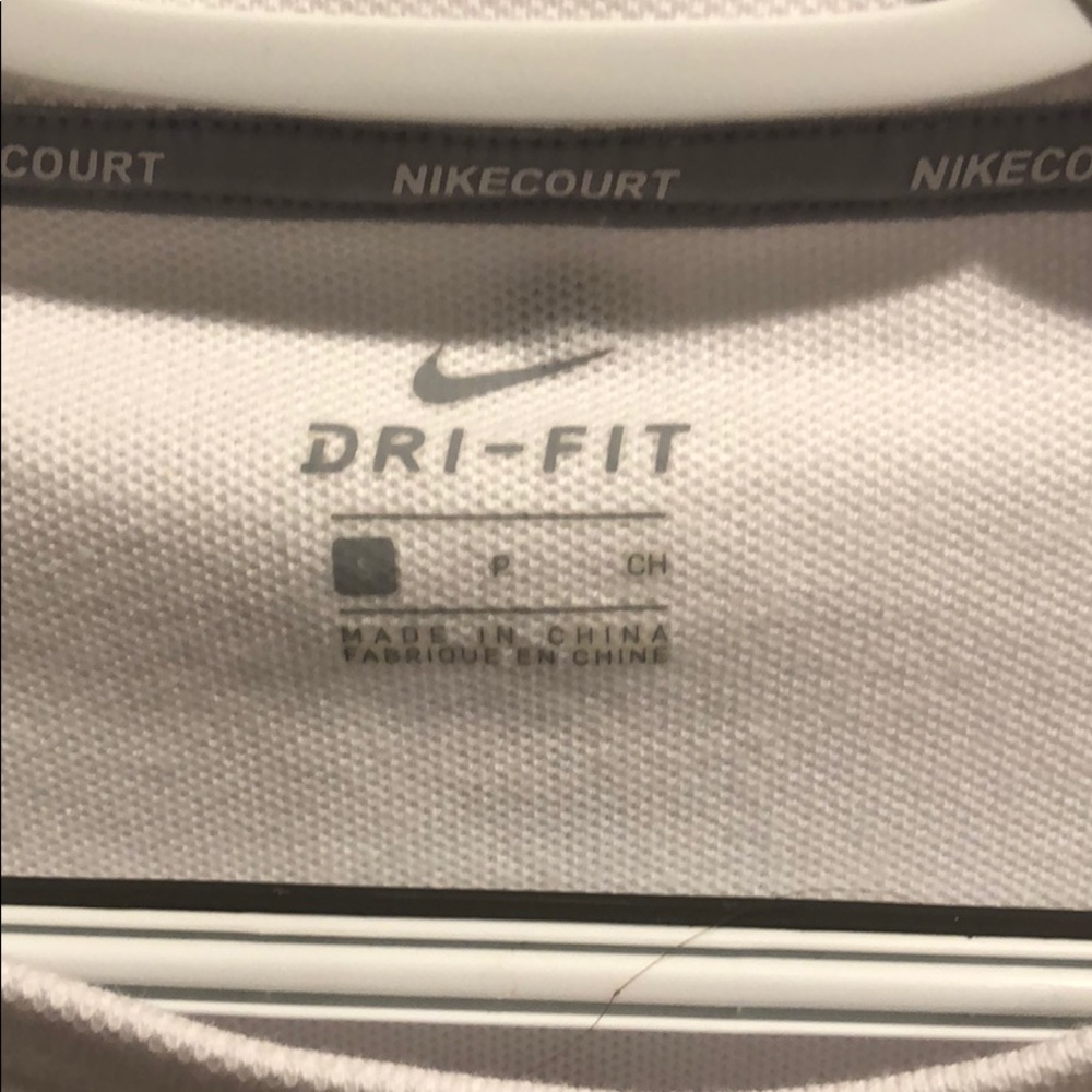 Nike - Picture 2 of 6